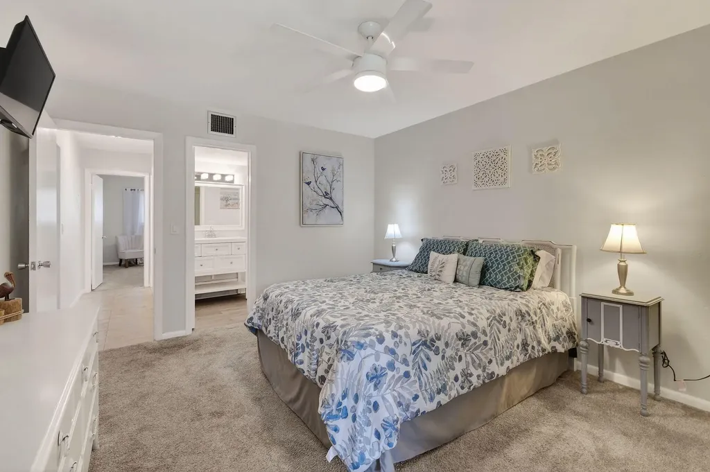 9 Garden Street Tequesta FL 33469