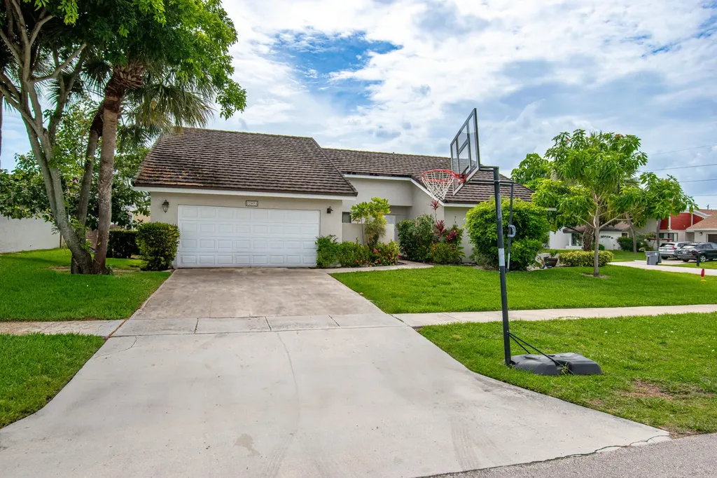 22051 Montoya Drive Boca Raton FL 33433