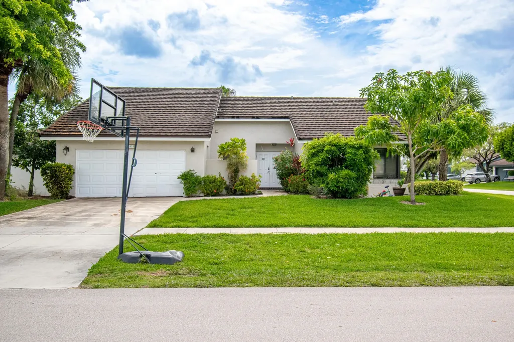 22051 Montoya Drive Boca Raton FL 33433