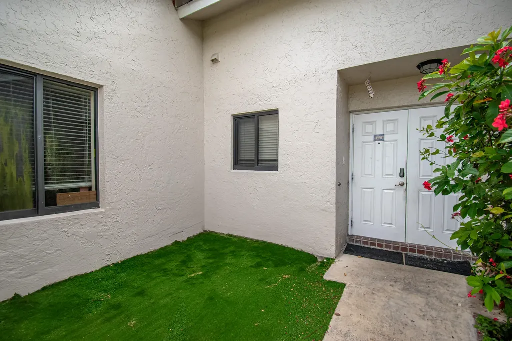 22051 Montoya Drive Boca Raton FL 33433