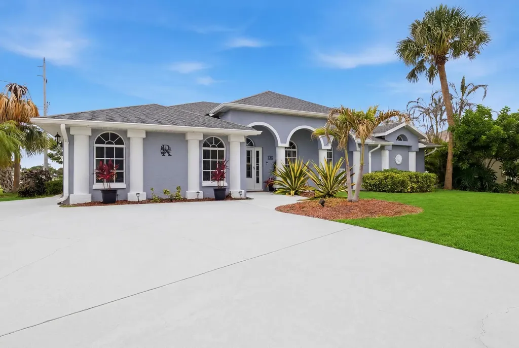 685 SW Post Terrace Port St Lucie FL 34953