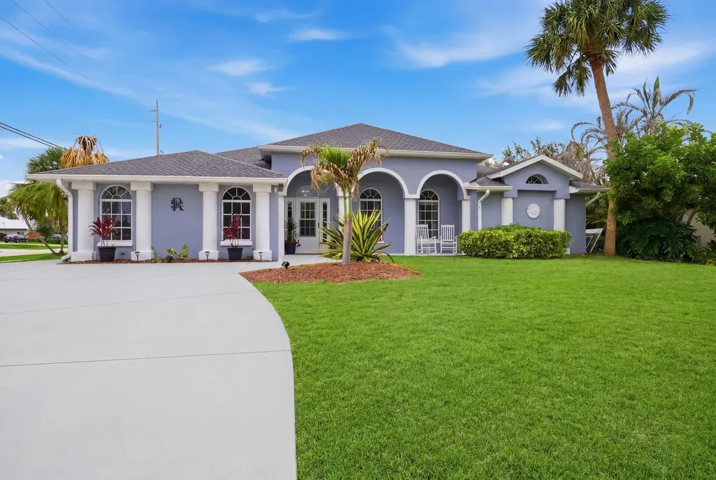 685 SW Post Terrace Port St Lucie FL 34953