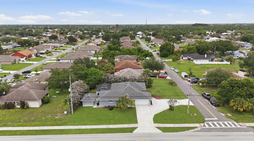 685 SW Post Terrace Port St Lucie FL 34953