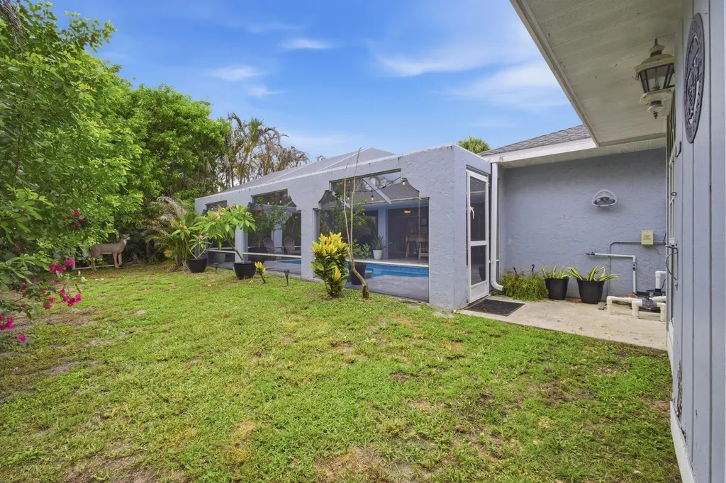 685 SW Post Terrace Port St Lucie FL 34953
