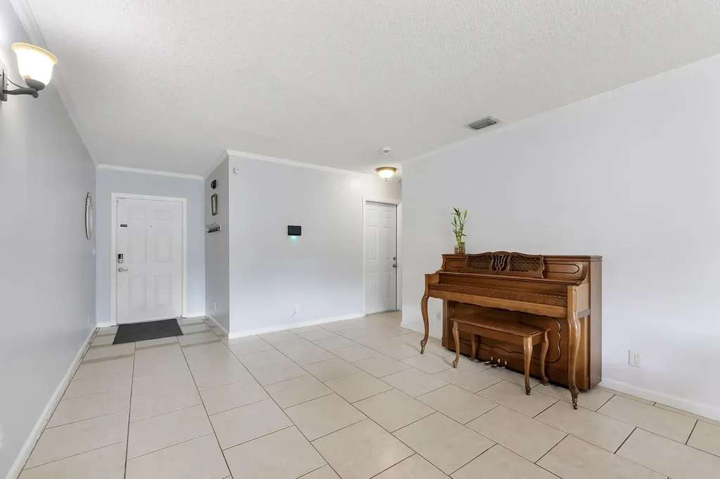 5474 NW 94th Terrace Sunrise FL 33351