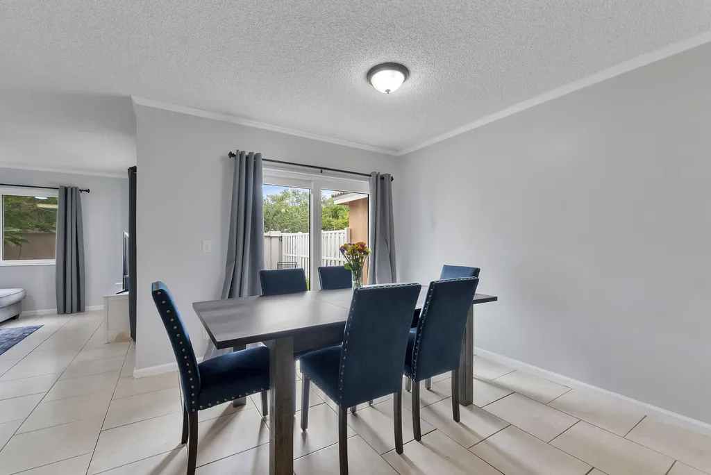 5474 NW 94th Terrace Sunrise FL 33351