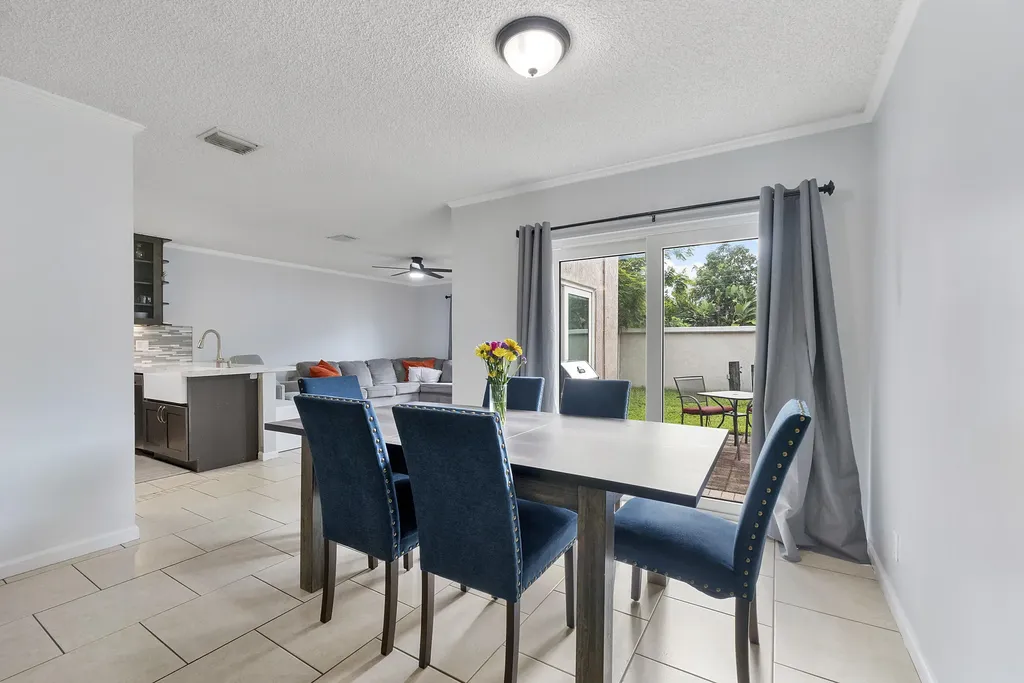 5474 NW 94th Terrace Sunrise FL 33351