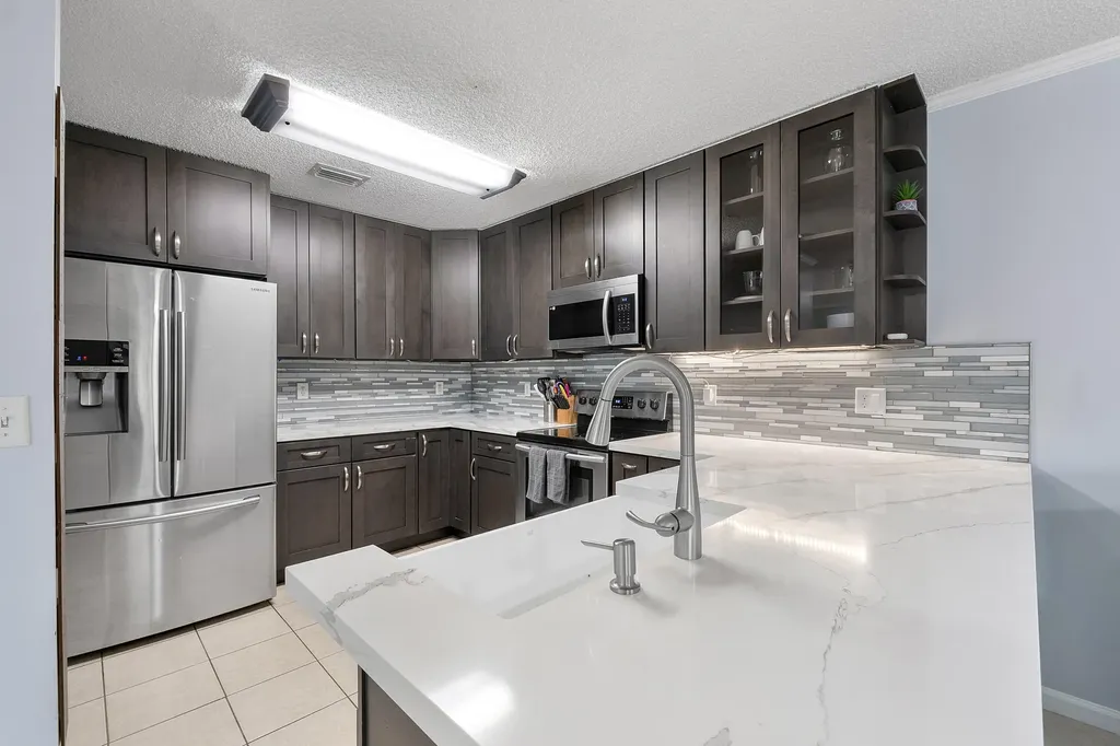 5474 NW 94th Terrace Sunrise FL 33351