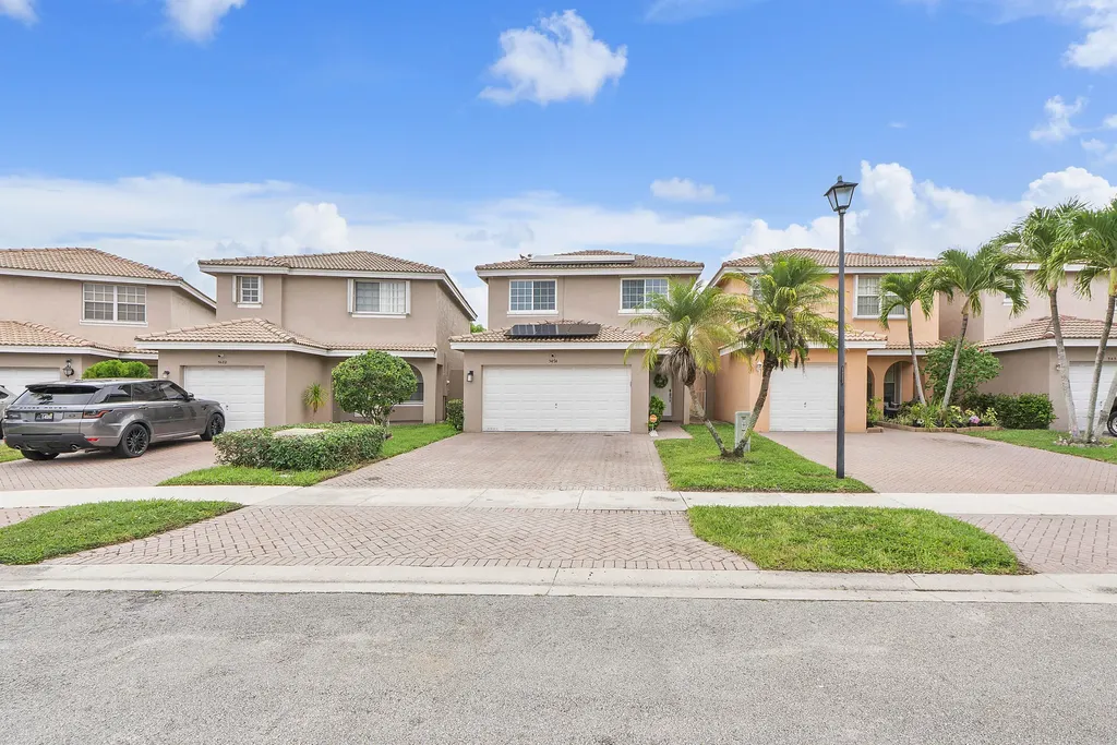 5474 NW 94th Terrace Sunrise FL 33351