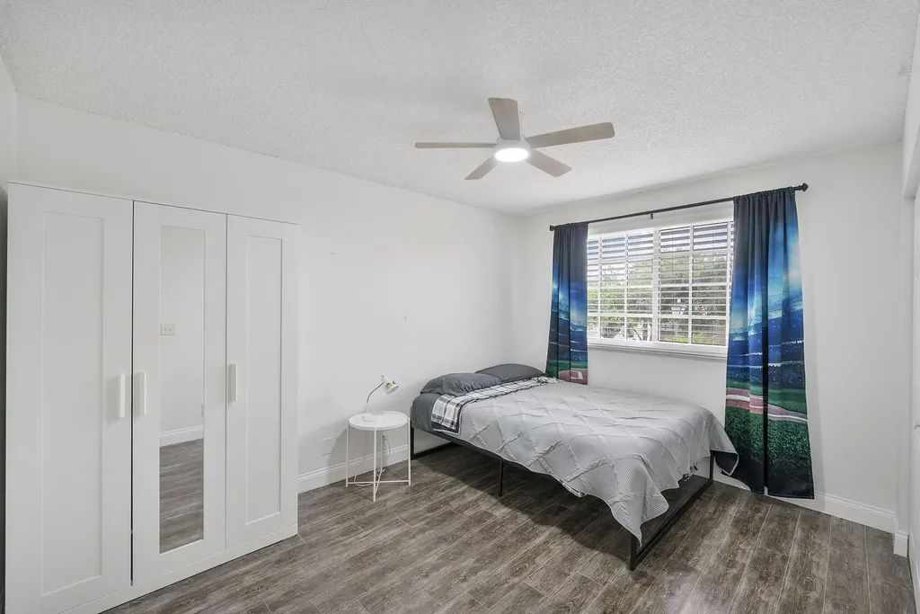 5474 NW 94th Terrace Sunrise FL 33351