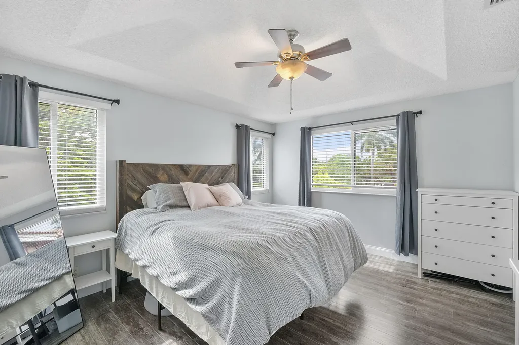 5474 NW 94th Terrace Sunrise FL 33351