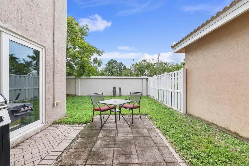 5474 NW 94th Terrace Sunrise FL 33351