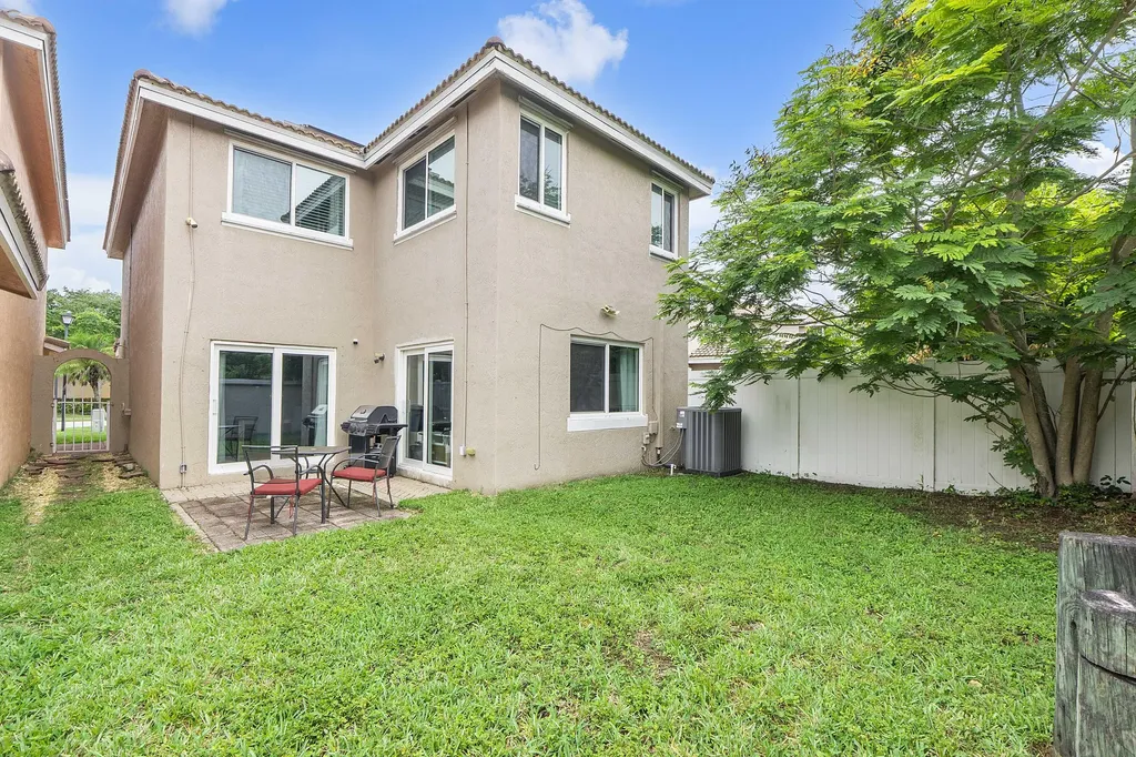 5474 NW 94th Terrace Sunrise FL 33351
