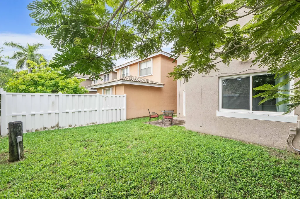 5474 NW 94th Terrace Sunrise FL 33351