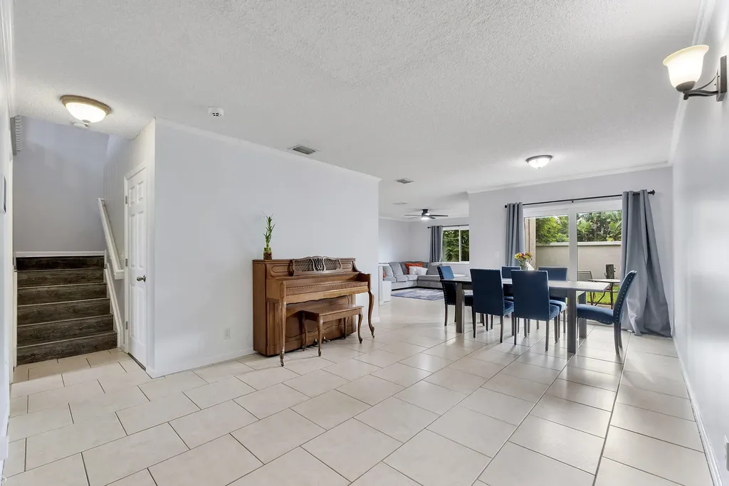 5474 NW 94th Terrace Sunrise FL 33351