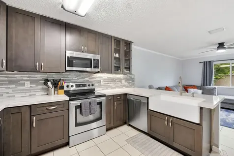 5474 NW 94th Terrace Sunrise FL 33351