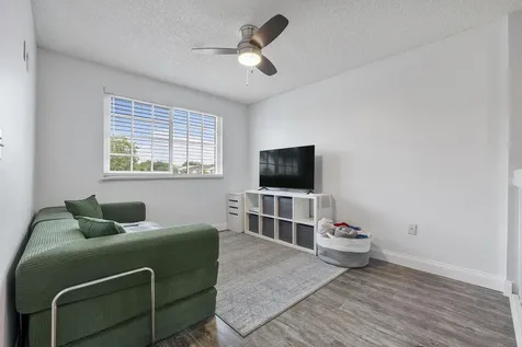 5474 NW 94th Terrace Sunrise FL 33351