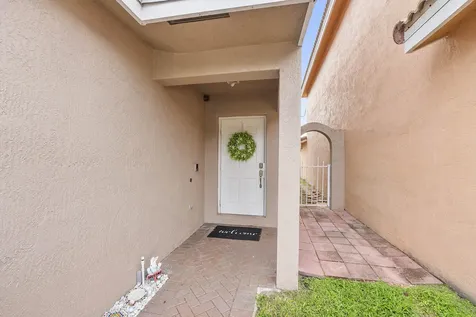 5474 NW 94th Terrace Sunrise FL 33351