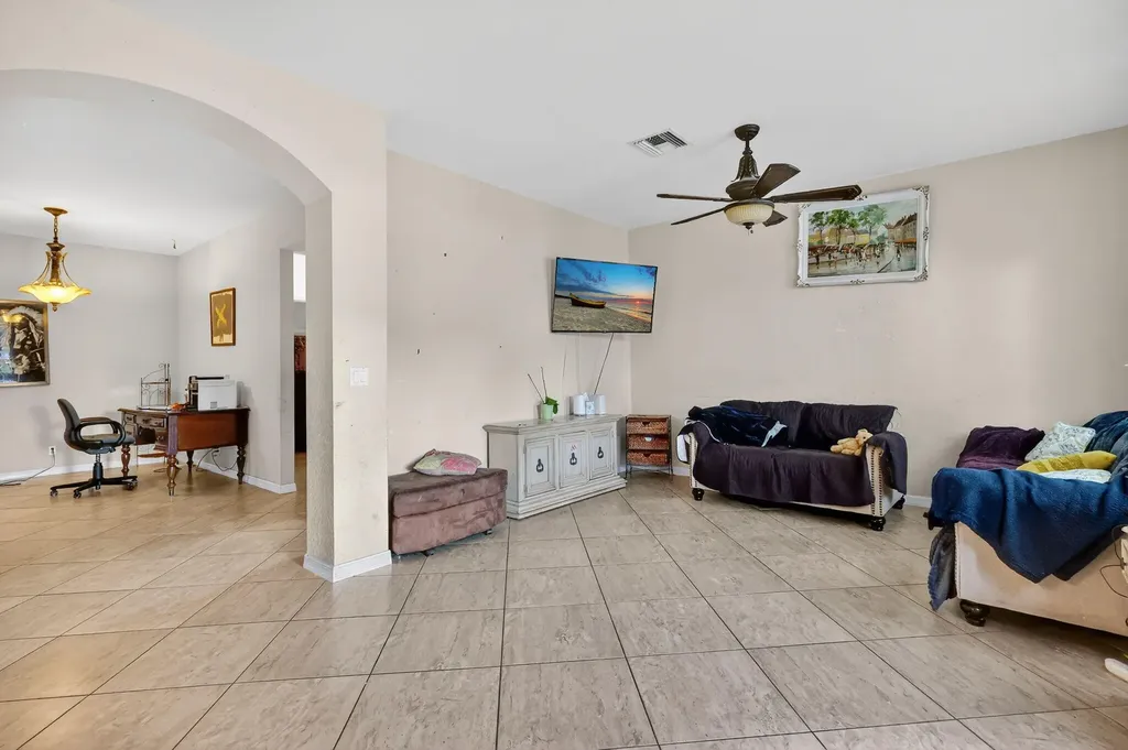 6720 Osage Circle Greenacres FL 33413