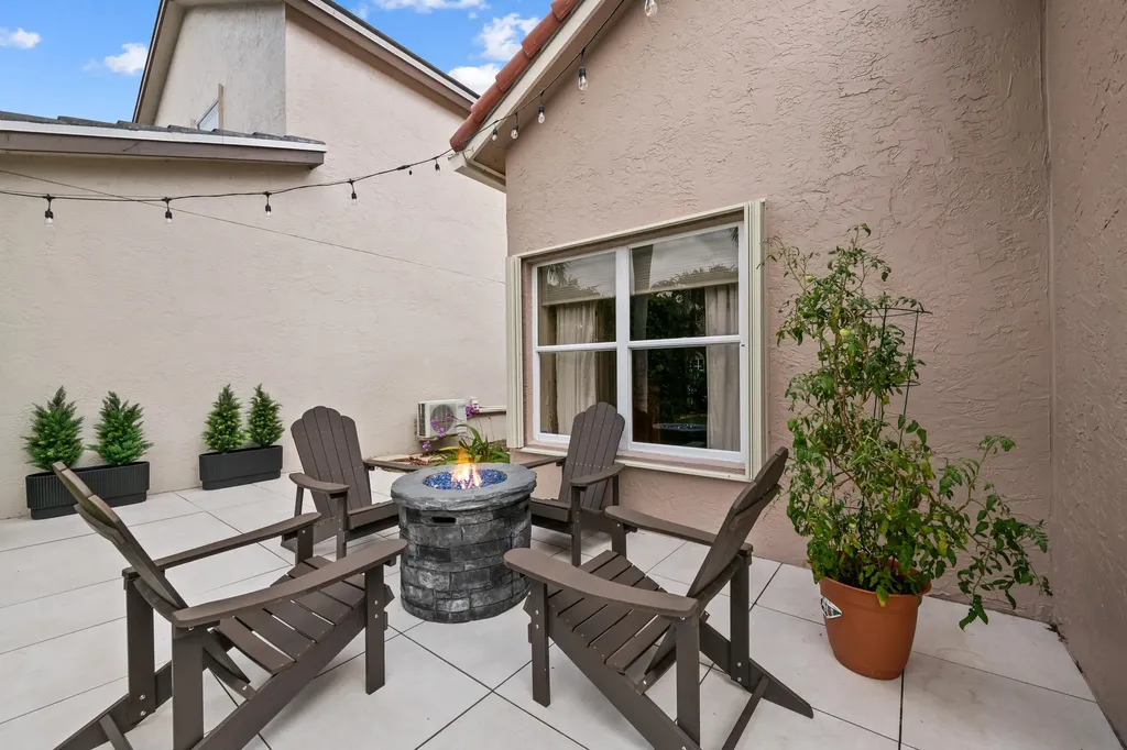 10927 La Salinas Circle Boca Raton FL 33428