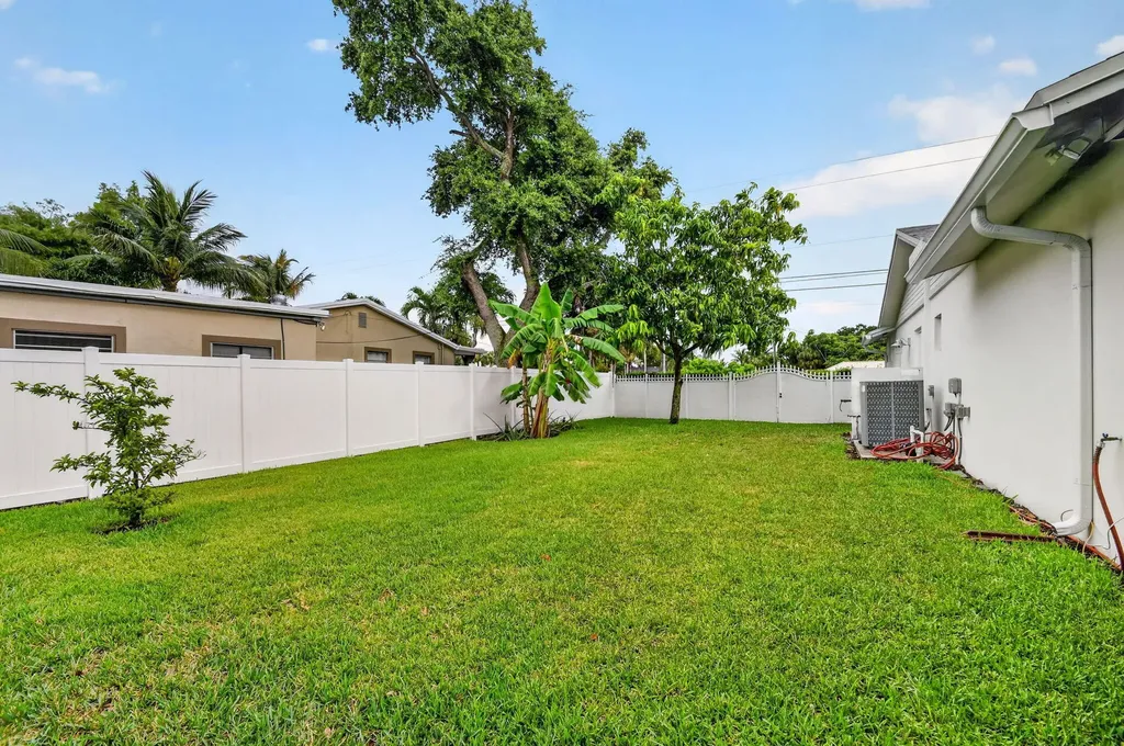 2277 Summit Boulevard West Palm Beach FL 33406