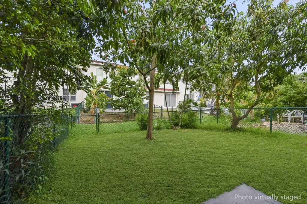 304 N Palm Villas Way Palm Springs FL 33461