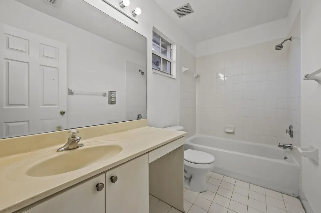 304 N Palm Villas Way Palm Springs FL 33461