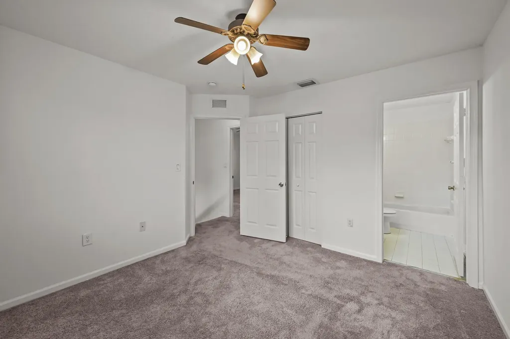 304 N Palm Villas Way Palm Springs FL 33461