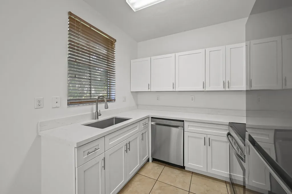 304 N Palm Villas Way Palm Springs FL 33461