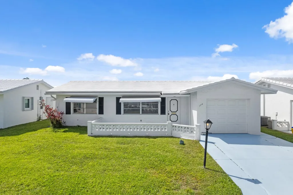 1714 SW 19th Drive Boynton Beach FL 33426