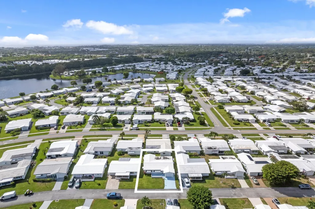 1714 SW 19th Drive Boynton Beach FL 33426