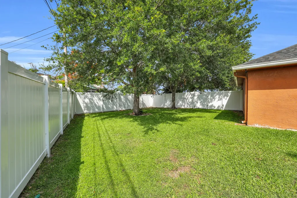 2522 SE Lyman Circle Port St Lucie FL 34952