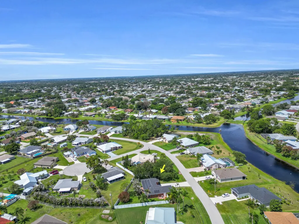 2522 SE Lyman Circle Port St Lucie FL 34952