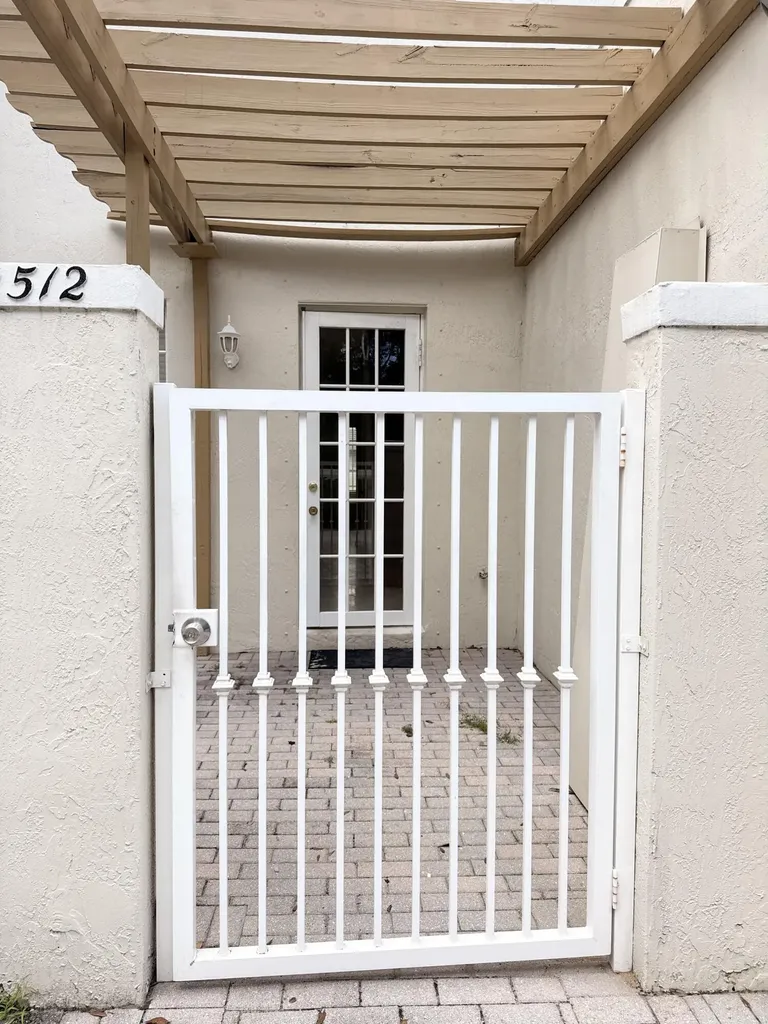 2512 NW 4th Street Boynton Beach FL 33426