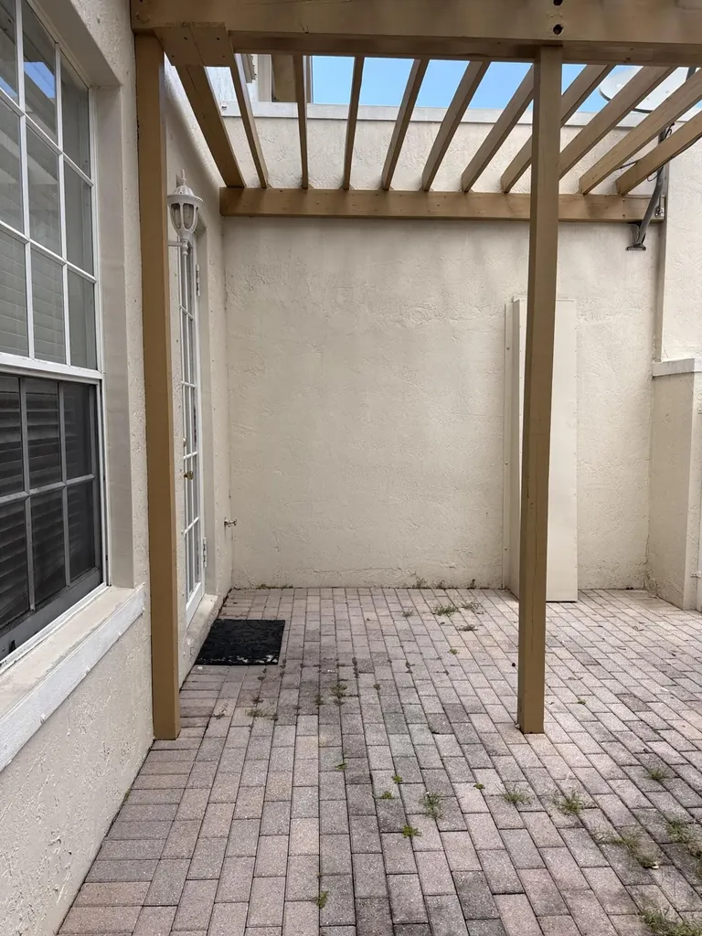 2512 NW 4th Street Boynton Beach FL 33426