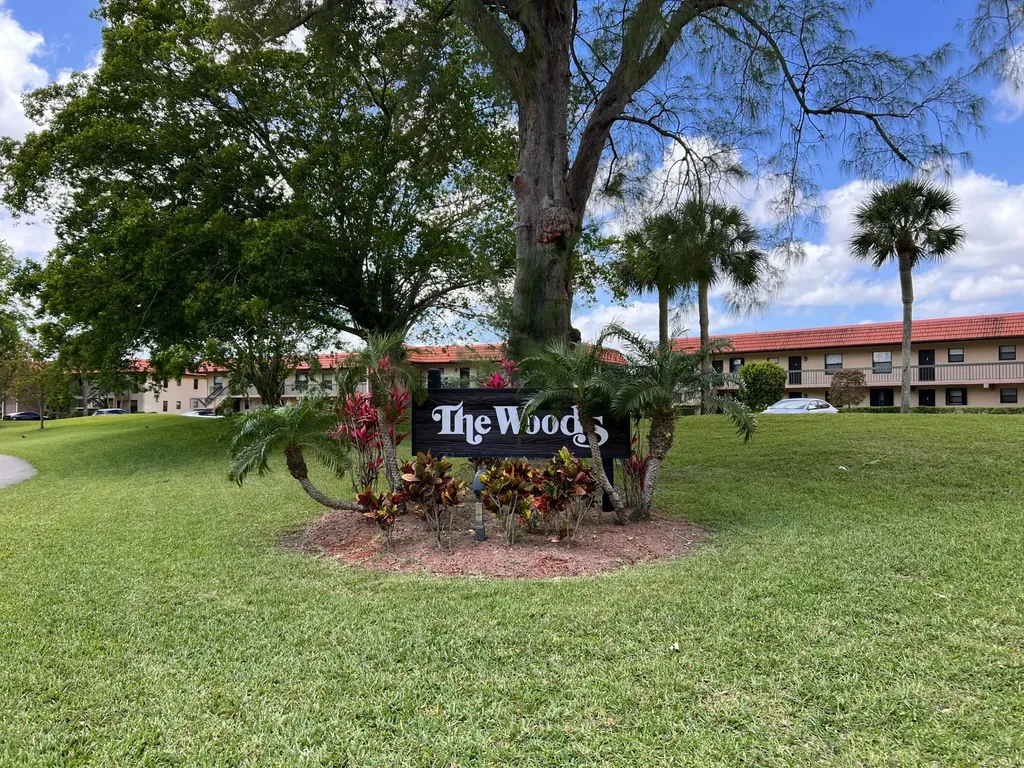 21911 Lake Forest Circle Boca Raton FL 33433