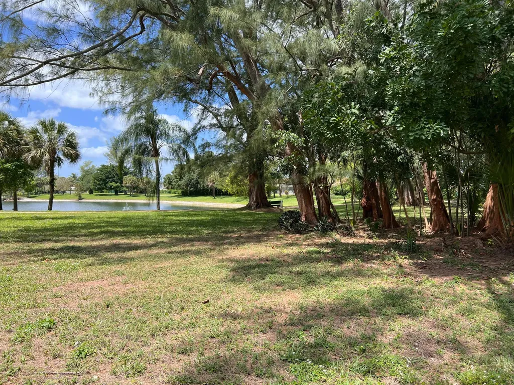 21911 Lake Forest Circle Boca Raton FL 33433