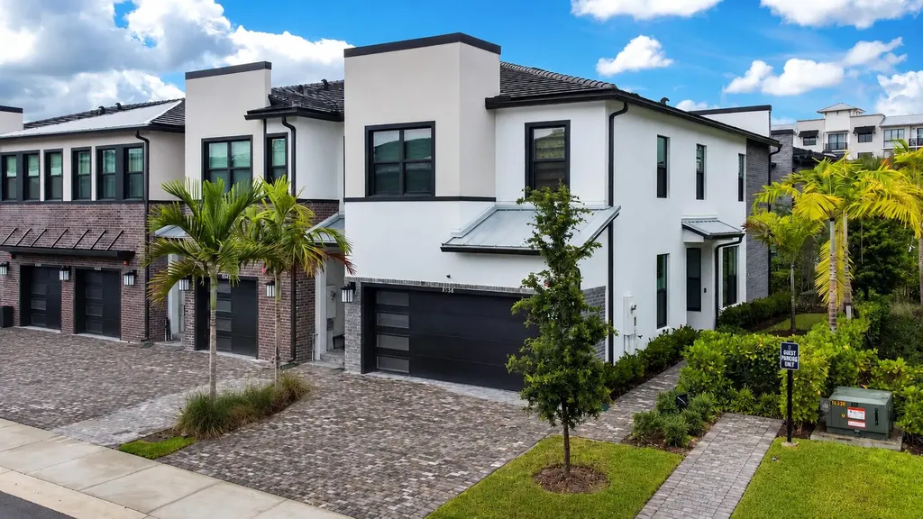 8358 NW 7th Place Plantation FL 33324