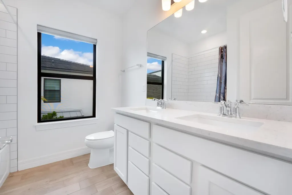 8358 NW 7th Place Plantation FL 33324
