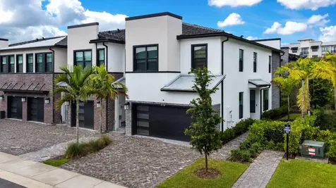 8358 NW 7th Place Plantation FL 33324