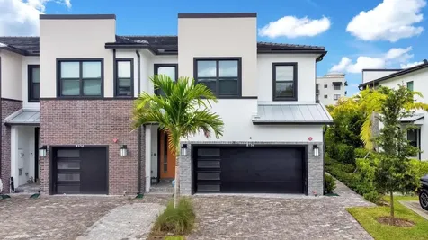 8358 NW 7th Place Plantation FL 33324