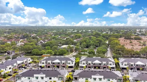8358 NW 7th Place Plantation FL 33324