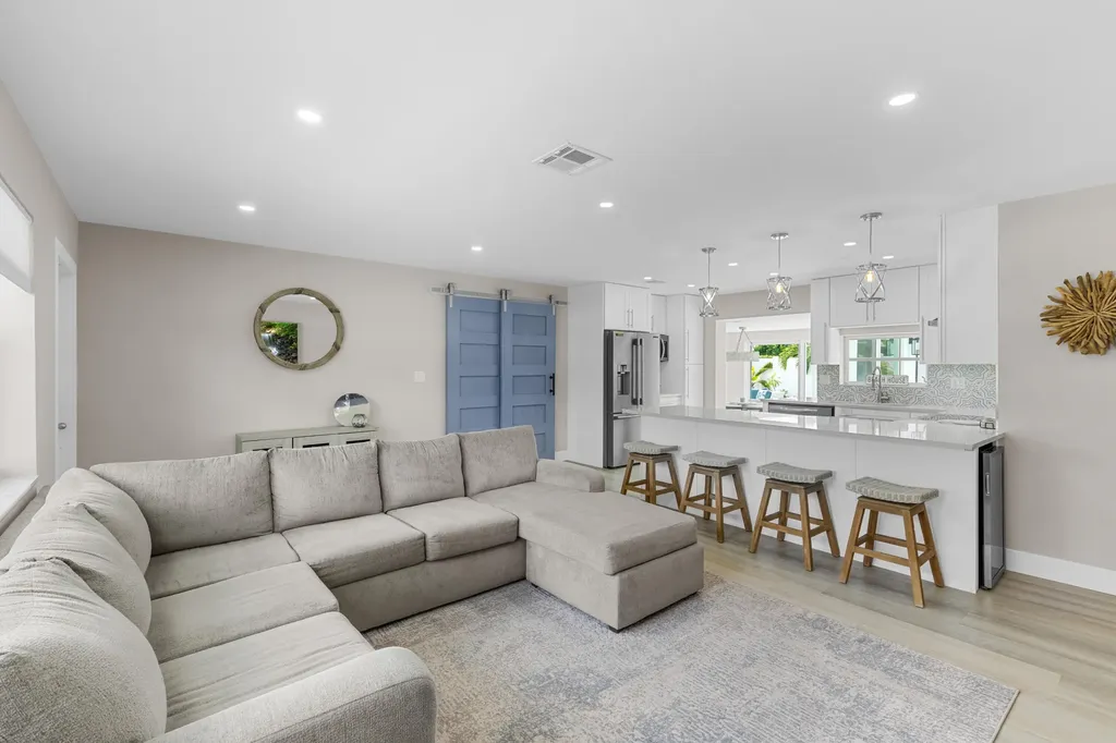 612 SE 10th Avenue Deerfield Beach FL 33441