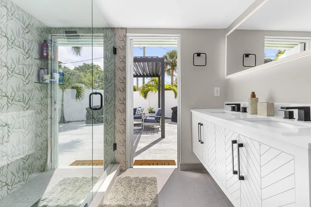 612 SE 10th Avenue Deerfield Beach FL 33441