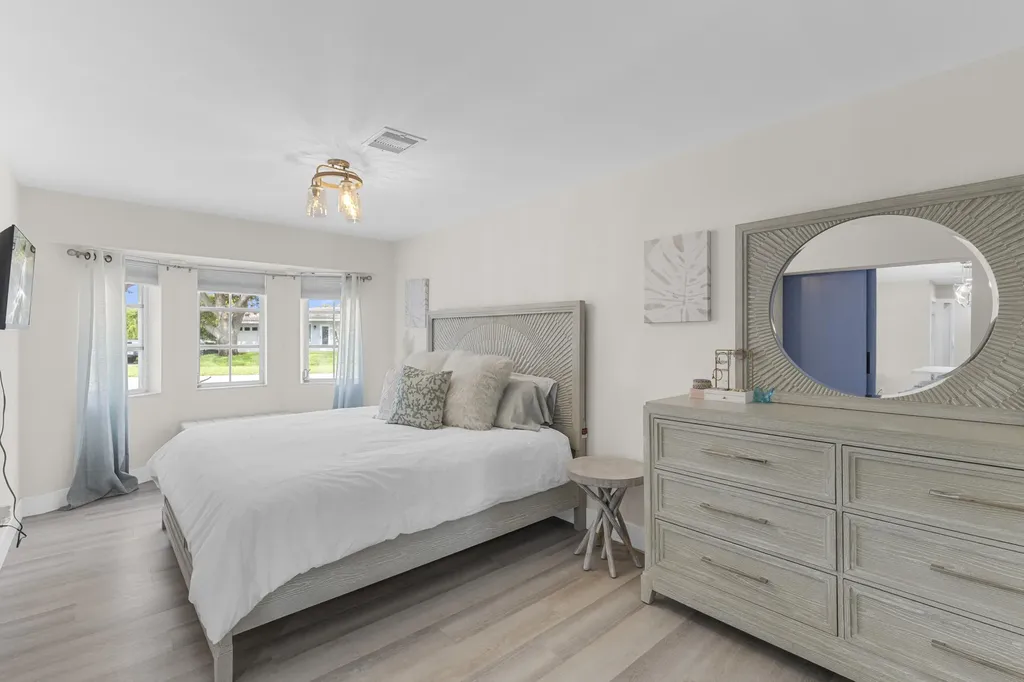 612 SE 10th Avenue Deerfield Beach FL 33441