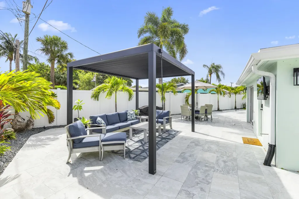 612 SE 10th Avenue Deerfield Beach FL 33441