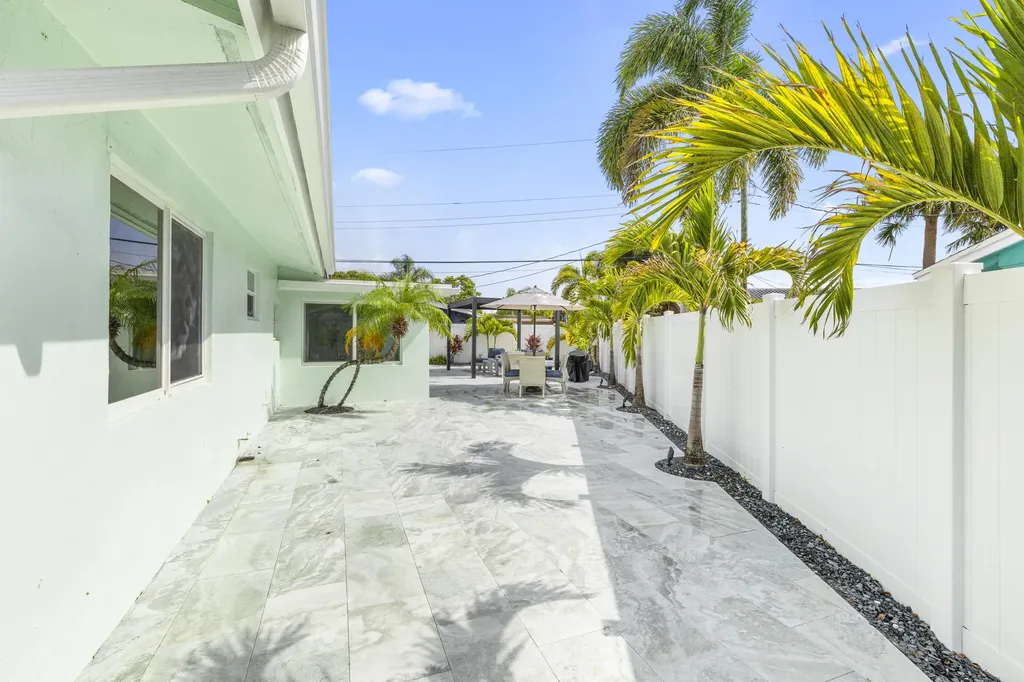 612 SE 10th Avenue Deerfield Beach FL 33441