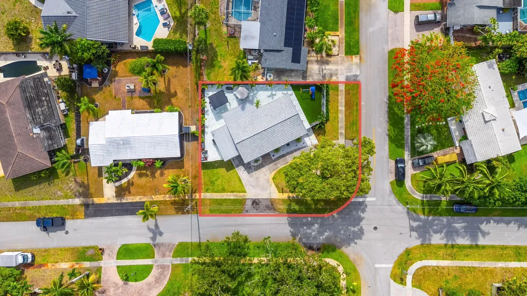 612 SE 10th Avenue Deerfield Beach FL 33441