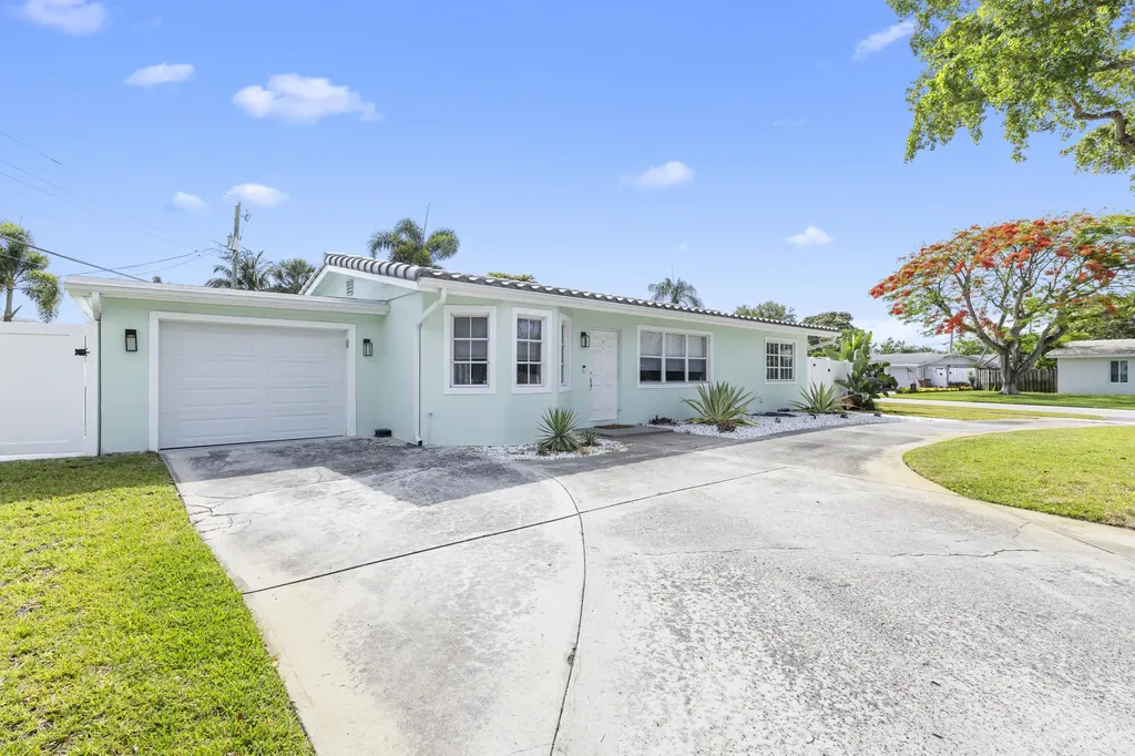 612 SE 10th Avenue Deerfield Beach FL 33441