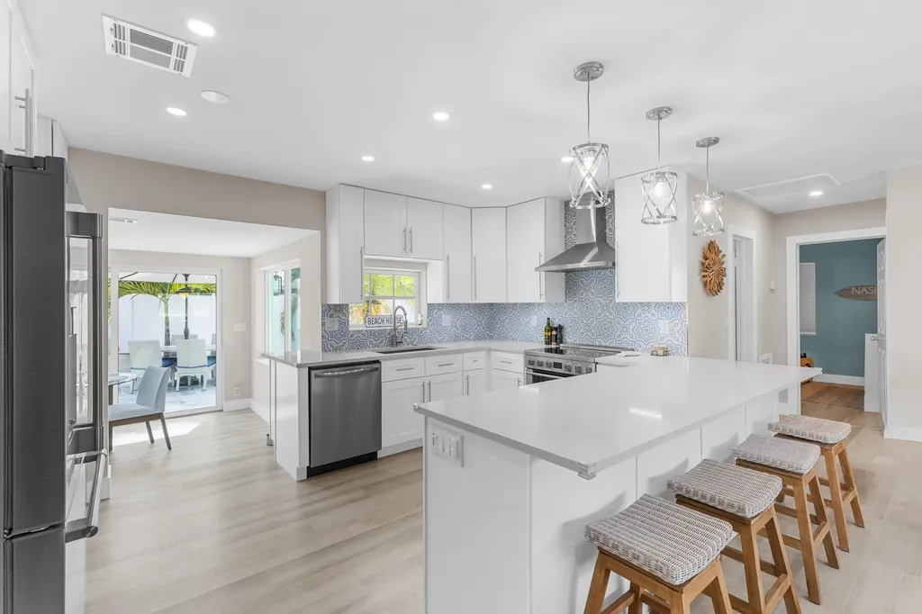 612 SE 10th Avenue Deerfield Beach FL 33441